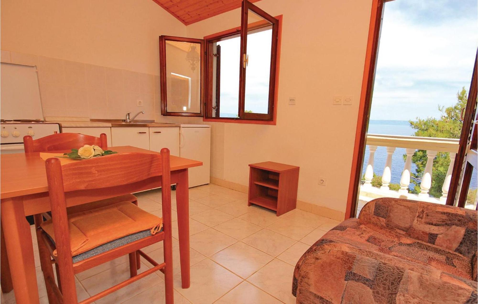 Gorgeous Apartment In Prigradica With Kitchen Exterior foto